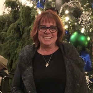 Meet your Posher, Laurie